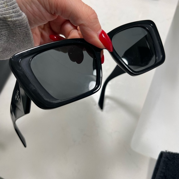 Prada Womens Sunglasses PR 08YS in Black w/ Dark Grey lenses. Perfect condition! - Picture 7 of 9